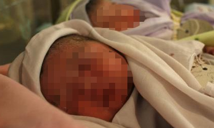 Nóng: Phát hiện 11 đứa trẻ sơ sinh nhiễm Covid-19 trong khi các bà mẹ đều âm tính