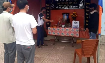 Nam thanh niên lập bàn thờ trong khu cách ly khi nghe tin bố qua đời