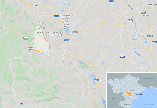 Nhom con do cam phong tan cong tai xe truoc mat cong an hinh anh 2 map_hoabinh_abc.png