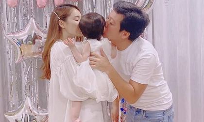 Trường Giang lần đầu đăng ảnh con gái