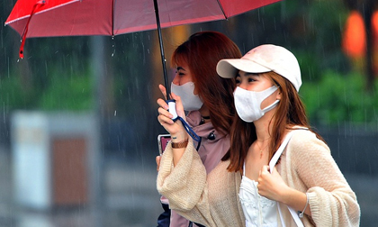 Vì sao TP.HCM mưa to giữa ngày nắng nóng?