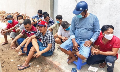 Cảnh sát triệt phá sới bạc vào trưa 30/4