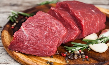 Cách chọn thịt bò tươi ngon, tránh mua nhầm bò ôi, tẩm đầy chất độc hại