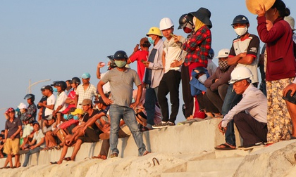 Tìm thấy 2 thi thể trong vụ lật ghe trên sông Thu Bồn