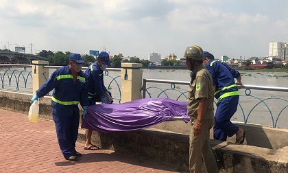 Thi thể 1 phụ nữ trôi trên sông Sài Gòn