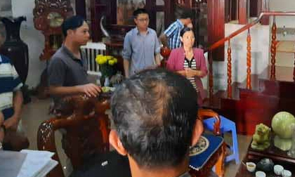 Bí thư xã bị bắt sau đám tang của chính mình