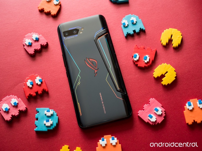 Loat smartphone dang mua nhat de choi game hinh anh 3 asus_rog_phone_2_review_8.jpg