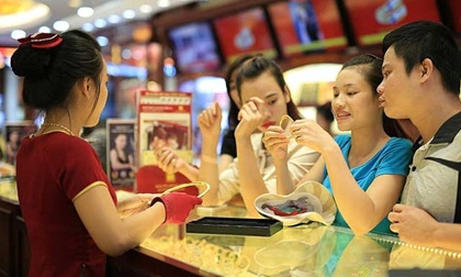 Giá vàng hôm nay 17/5: Vàng SJC lên đỉnh, dự báo sẽ còn tăng mạnh