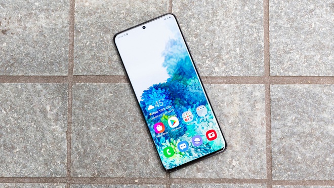 Loat smartphone dang mua nhat de choi game hinh anh 7 NwdctuWbopsEASwmRaj9EY.jpg