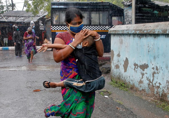 Bao manh nhat the ky o vinh Bengal khien 14 nguoi chet hinh anh 1 tai_xuong.jpg
