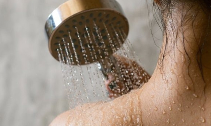 5 thói quen khi tắm mùa hè rất dễ bị đột quỵ, nhiều người mắc mà chẳng ngờ