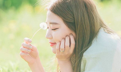 Cuộc sống này khó khăn phải tự biết mình đứng dậy, chứ yếu đuối, khóc lóc cho ai xem?