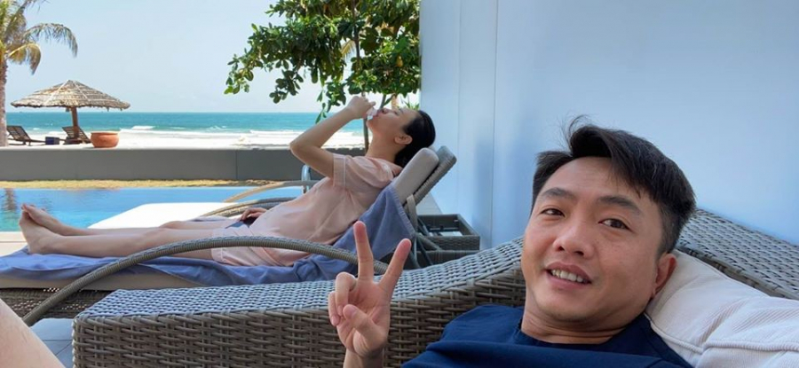 Vừa qua, trong chuyến du lịch cùng ông xã, Đàm Thu Trang cũng để lộ vòng 2 nhô cao trông thấy. Tuy nhiên, trước đó cô nhiều lần gián tiếp phủ nhận thông tin bầu bí.