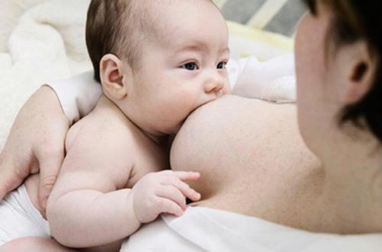 Sai lầm khi chăm sóc trẻ sơ sinh