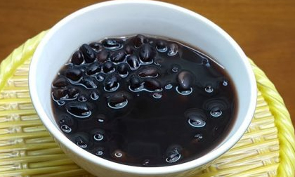 Mùa hè, uống nước đậu đen giúp bạn sống khoẻ sống trẻ và sống thọ hơn