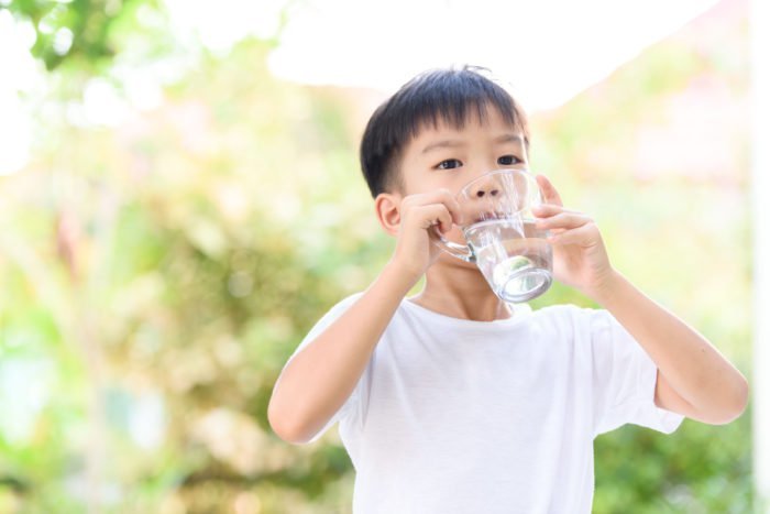 Cách sơ cứu khi trẻ bị say nắng nóng