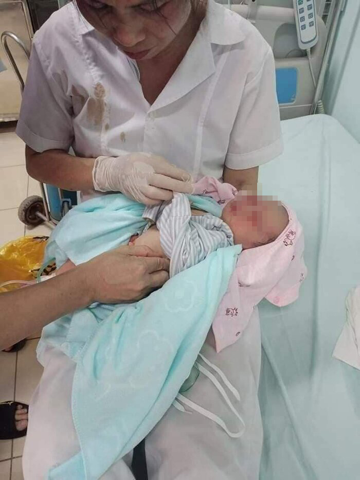 Hình ảnh bé trai khi mới nhập viện.