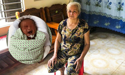 Người đầu tiên phát hiện bé trai bị bỏ rơi dưới hố gas: 'Nhìn thấy thằng bé nằm im, chân tay tôi bủn rủn'