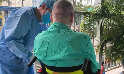 Tròn 2 tháng Việt Nam không có ca mắc Covid-19 trong cộng đồng, phi công Anh đã tự thở