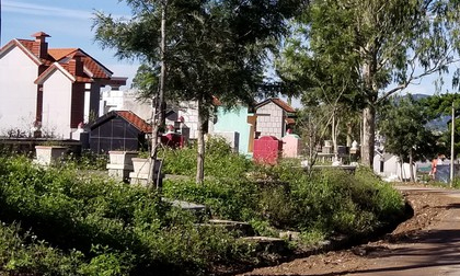 Truy tìm thanh niên hiếp dâm bé gái 9 tuổi ở nghĩa trang