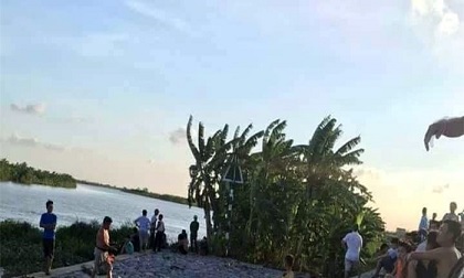 Đã tìm thấy thi thể 2 học sinh cấp 3 đuối nước khi đi tắm sông
