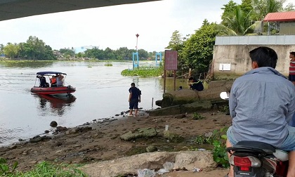 Tìm thấy thi thể người đàn ông nhảy cầu tại Bình Dương