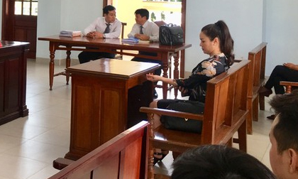Hoãn phúc thẩm vụ ca sĩ Nhật Kim Anh giành quyền nuôi con