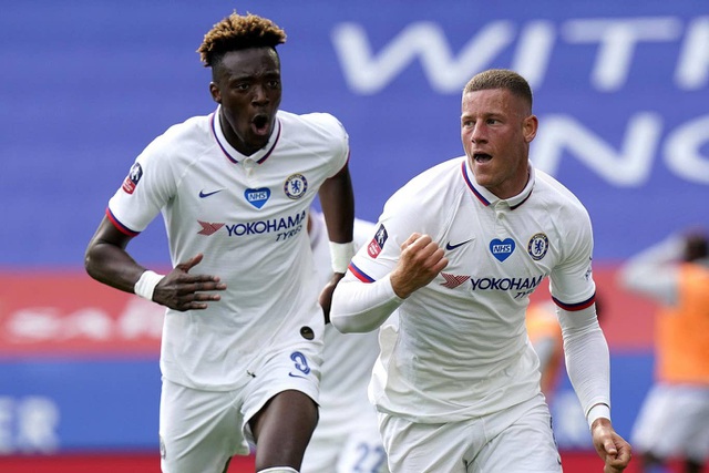 Chelsea, Man City vào bán kết FA Cup