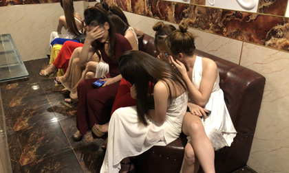 Gần 90 'dân chơi' dương tính với ma tuý trong quán karaoke ở Sài Gòn
