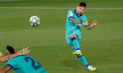 Villarreal 1-4 Barca: Không thể cản Messi