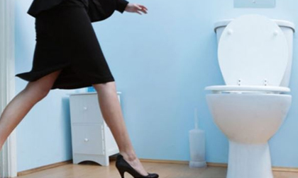 Nhìn vào nước tiểu biết tình trạng sức khỏe, màu thứ 3 cực kỳ nguy hiểm