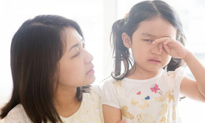 4 hành vi gây hại, cha mẹ triệt để không làm trong nuôi dạy con