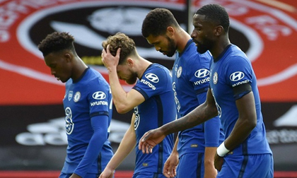 Vòng 34 Ngoại hạng Anh: Chelsea thua sốc 0-3, Man City thắng tưng bừng trên sân khách