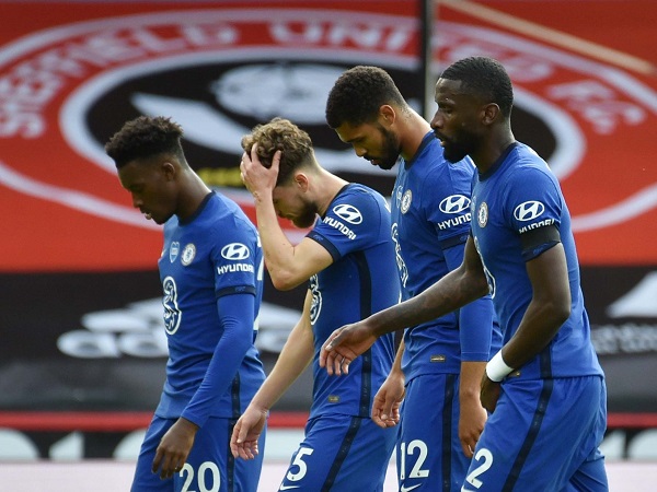 Vòng 34 Ngoại hạng Anh: Chelsea thua sốc 0-3, Man City thắng tưng bừng trên sân khách
