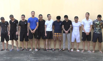 11 thanh niên dàn trận nổ súng, đánh chém loạn xạ trong đêm