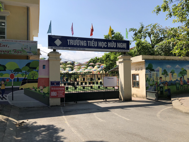 Người đầu tiên phát hiện bé trai lớp 1 bị bố bạn đấm hộc máu mồm: 'Thằng bé bị đạp vào tường, mặt mũi máu me, vừa khóc vừa xin nhưng vẫn bị đánh tiếp' - 3