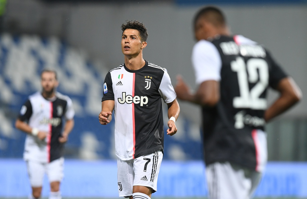 Ronaldo tịt ngòi, Juventus rơi chiến thắng dù dẫn 2-0
