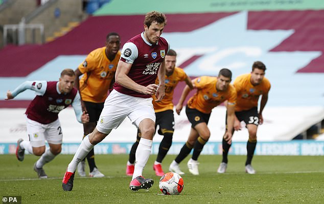 Cặp đôi vàng khiến Liverpool thua sốc Arsenal; Wolves giương cờ trắng trước Man United - Ảnh 4.