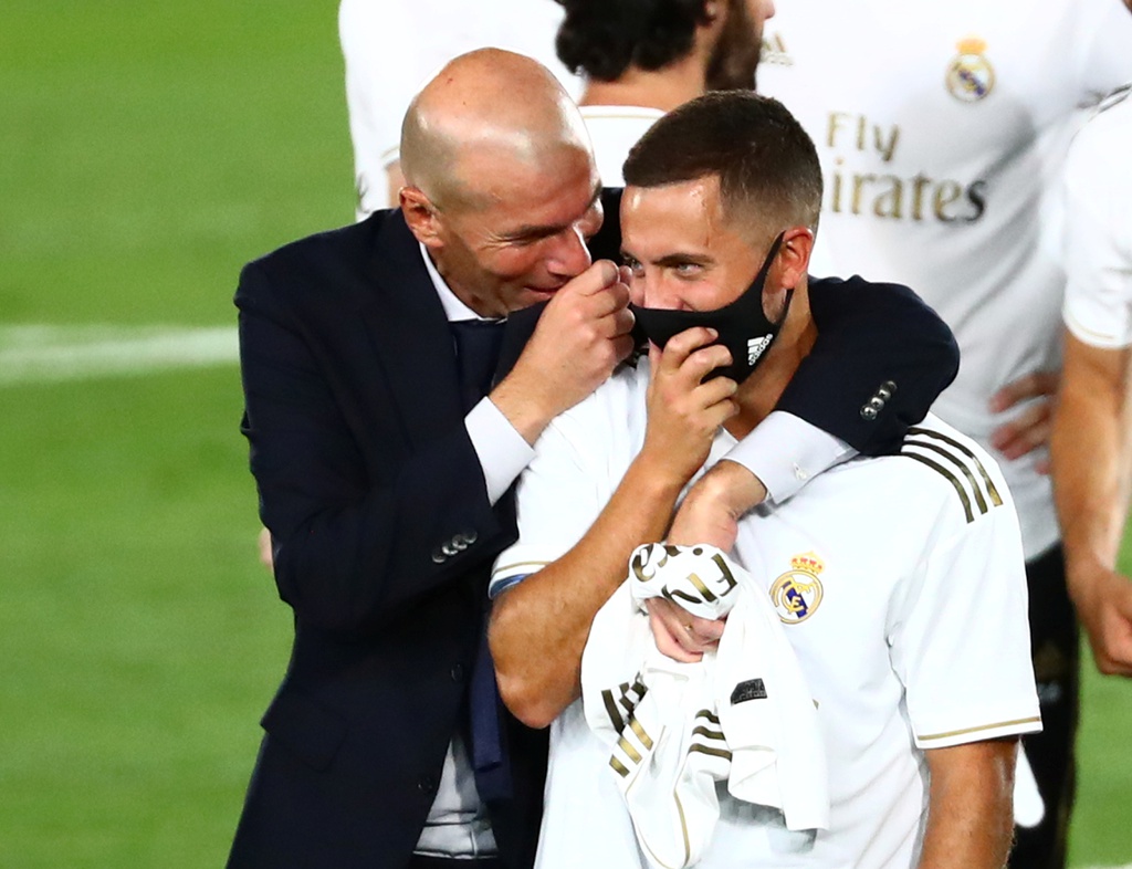 Messi thất vọng trong ngày Real nâng cao chức vô địch - 3