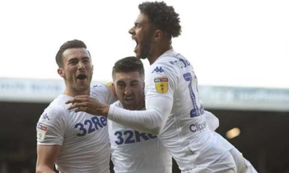 Leeds Utd trở lại Premier League sau 16 năm vắng bóng