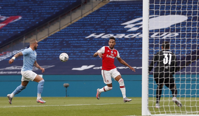 Hạ Man City 2-0, Arsenal giành vé vào chung kết FA Cup