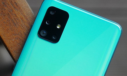 Smartphone bình dân liên tục lọt top bán chạy giảm giá 'hời', nên mua hay chọn iPhone 8?