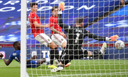 De Gea mắc lỗi, Maguire đá phản lưới, MU thua thảm 1-3 Chelsea ở bán kết FA Cup