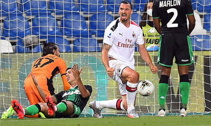 Ibrahimovic tỏa sáng với cú đúp, AC Milan lập kỷ lục sau 55 năm