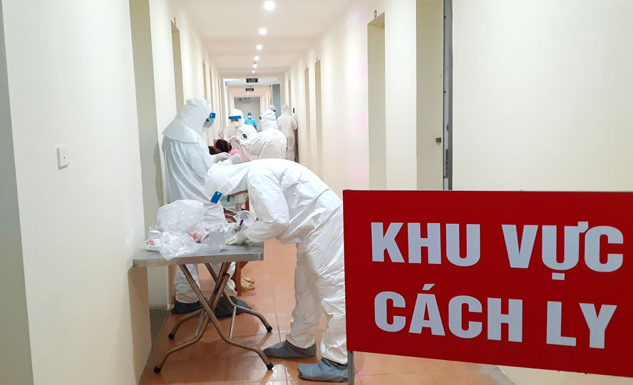 Sở Y tế Đà Nẵng tiến hành khoanh vùng, cách ly 50 người có tiếp xúc gần với người đàn ông trên (Ảnh minh họa)