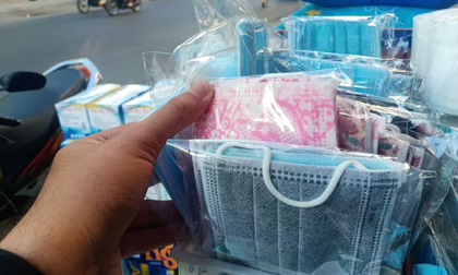 Khẩu trang y tế tăng giá, có dấu hiệu khan hàng