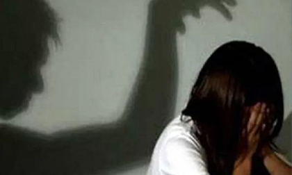 Được mời đến nhà uống rượu, cụ ông dâm ô cháu nội của bạn
