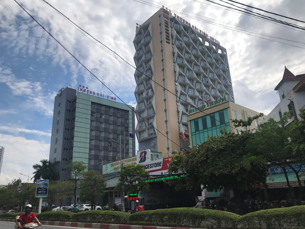 Bé trai 5 tuổi rơi từ tầng 9 khách sạn Thượng Hải ở TP Vinh tử vong