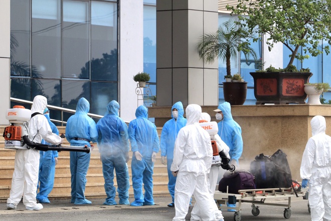 Bác sĩ đón 120 bệnh nhân Covid-19: 'Tôi xác định mình sẽ nhiễm virus' - 1