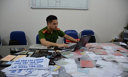Nhóm thanh niên cho vay lãi 365% mỗi năm